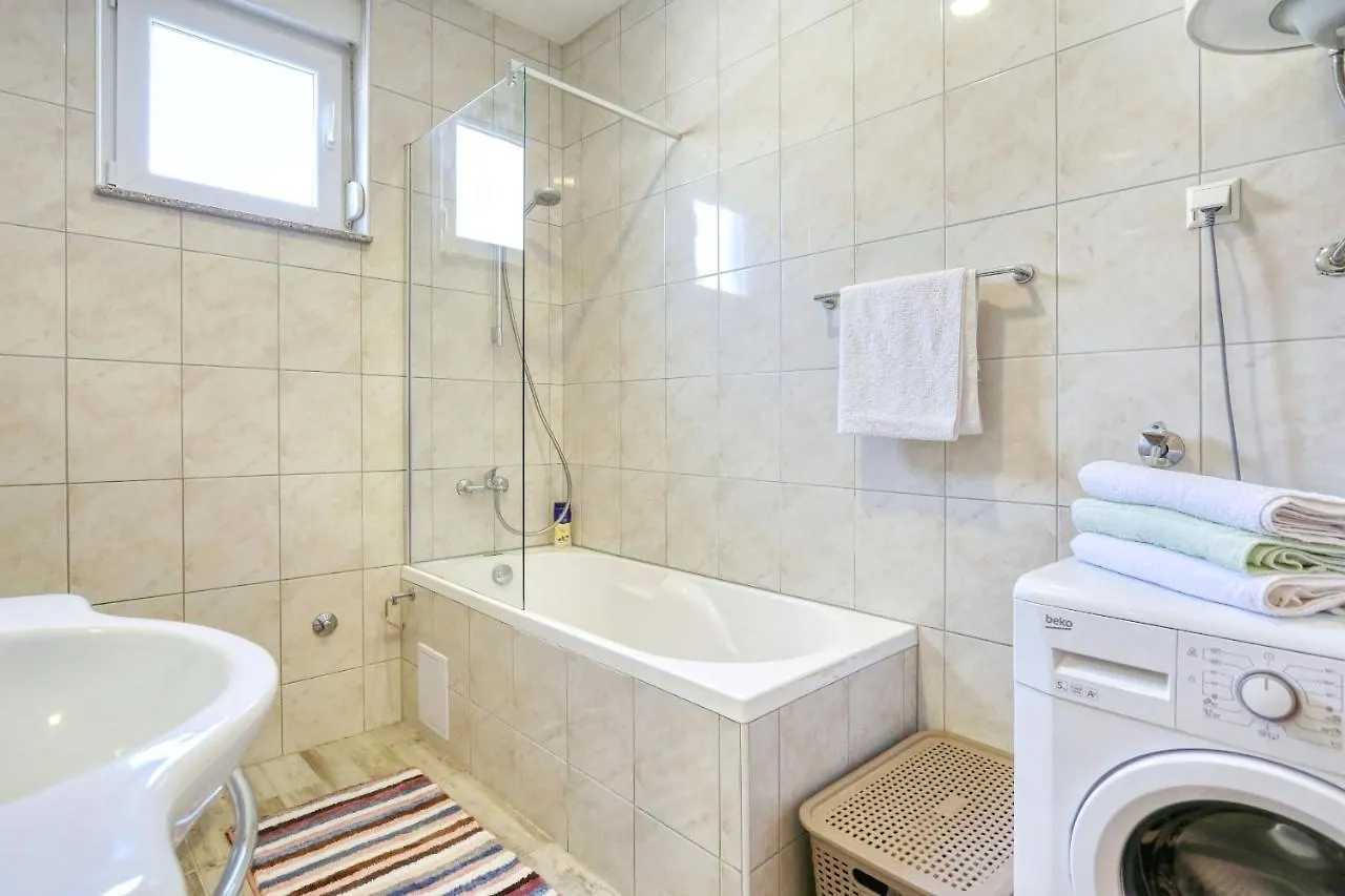 Villa Holidayhouse Alirio With Heated Pool. Vrsi
