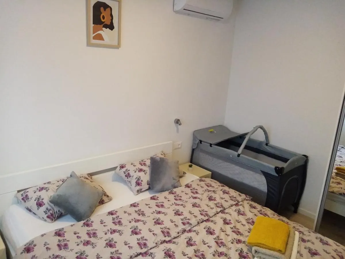 Holidayhouse Alirio With Heated Pool. Vrsi 0*,
