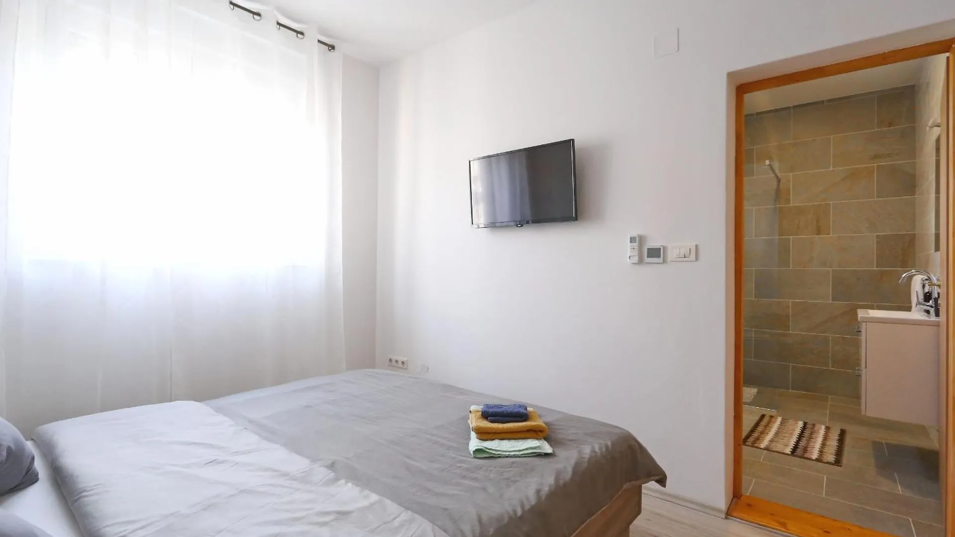 Villa Holidayhouse Alirio With Heated Pool. Vrsi