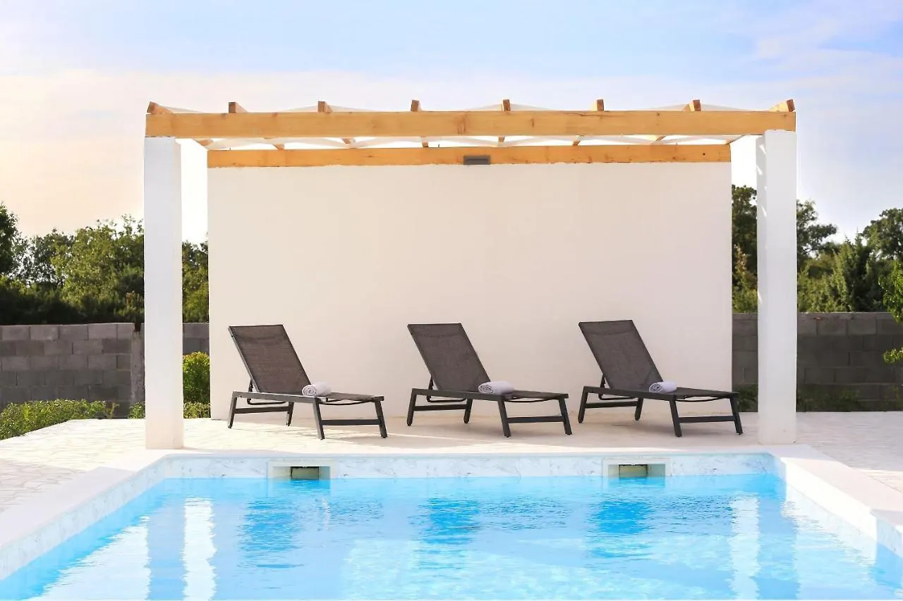 Villa Holidayhouse Alirio With Heated Pool. Vrsi