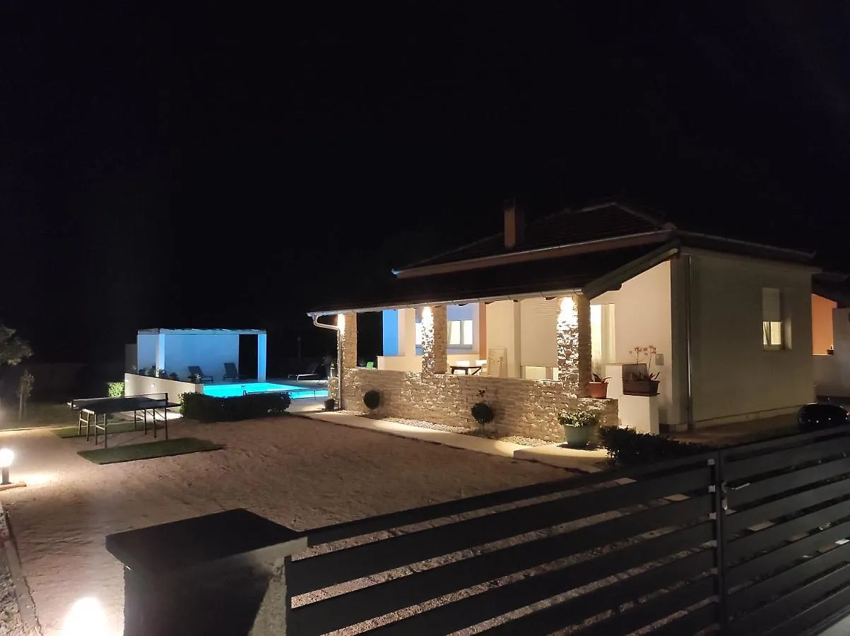 Holidayhouse Alirio With Heated Pool. Vrsi Villa
