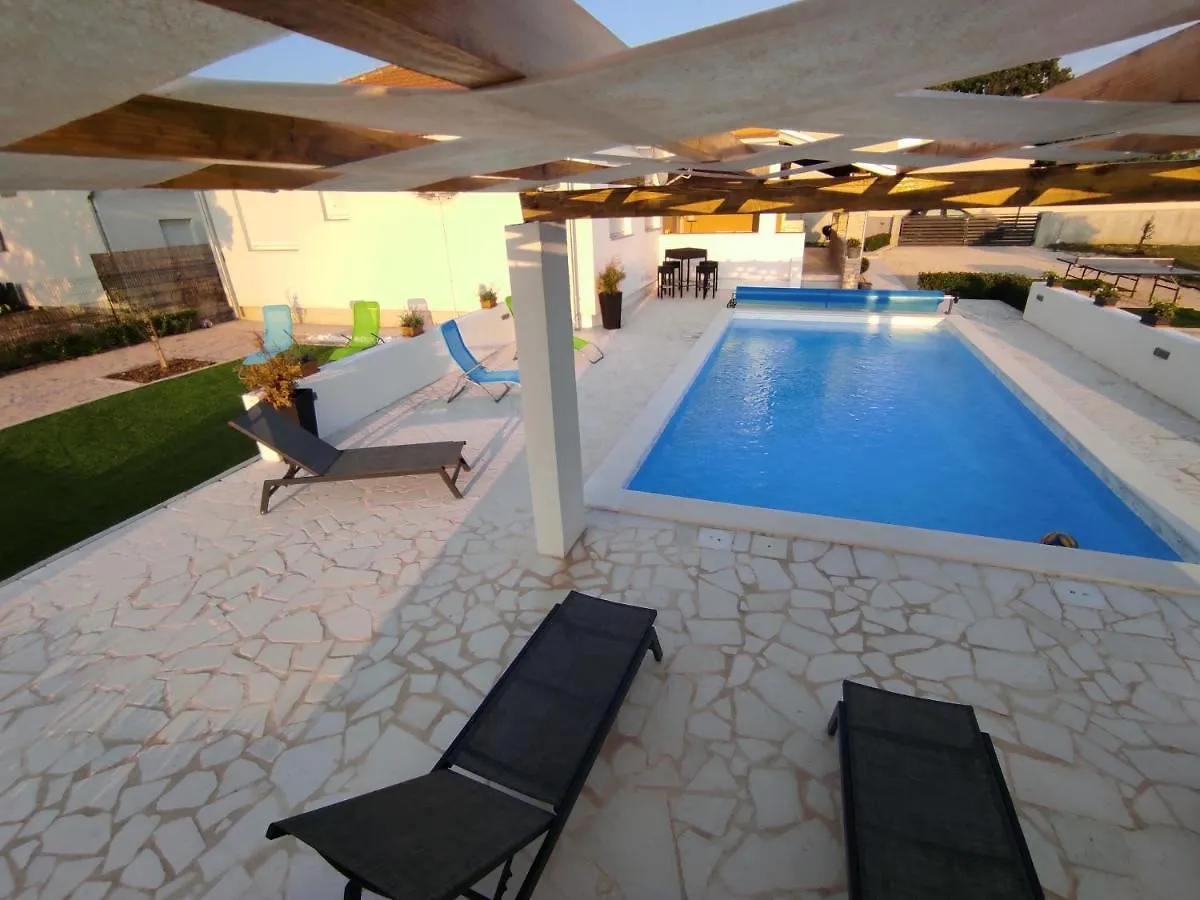Holidayhouse Alirio With Heated Pool. Vrsi 0*,  Croatia