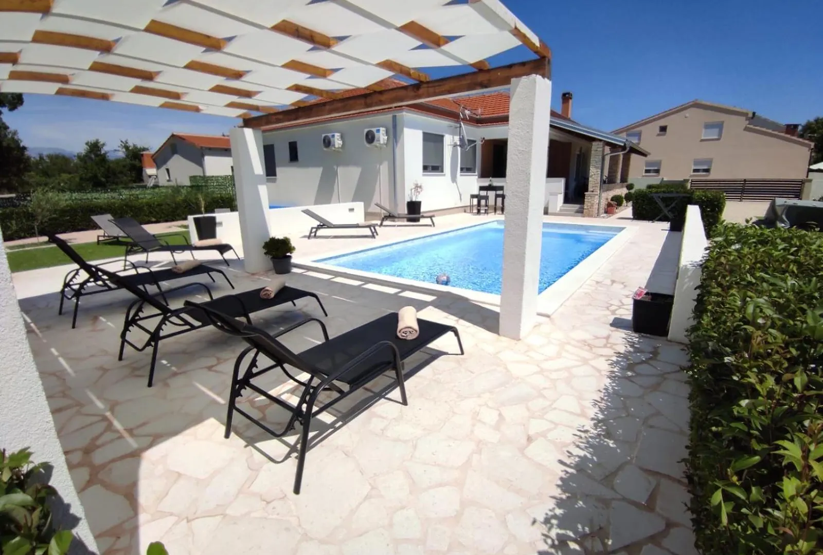 Holidayhouse Alirio With Heated Pool. Vrsi