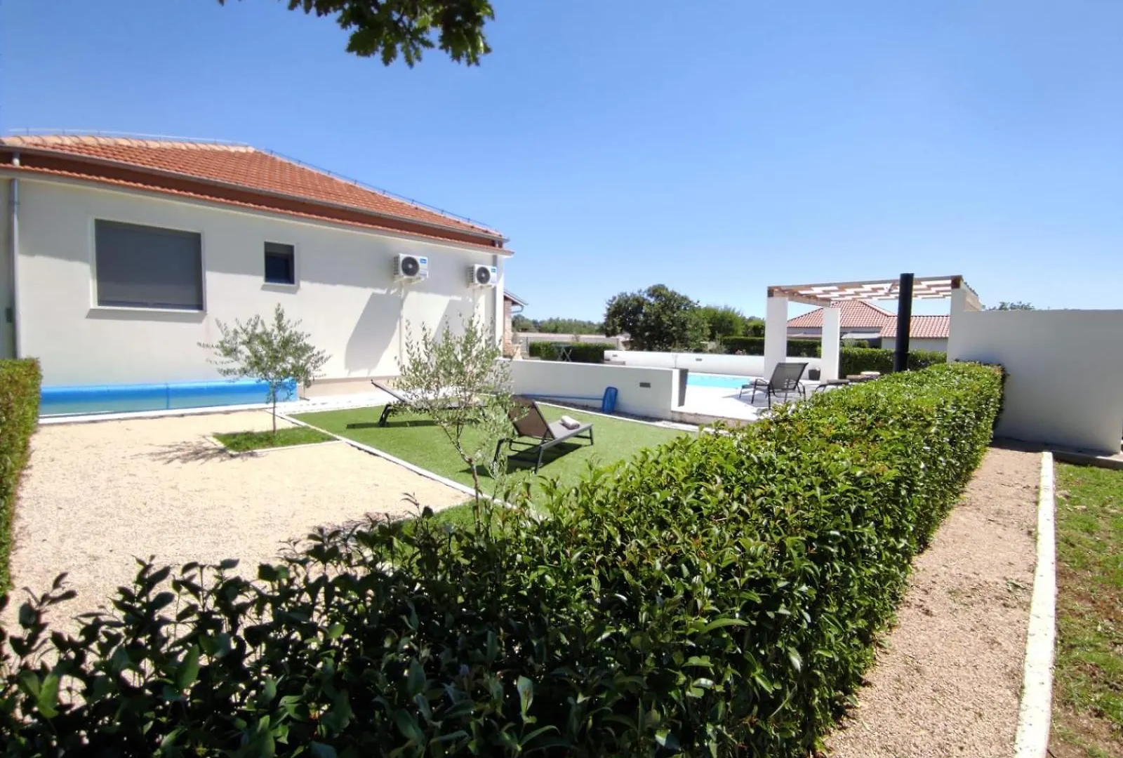 Holidayhouse Alirio With Heated Pool. Vrsi 0*,